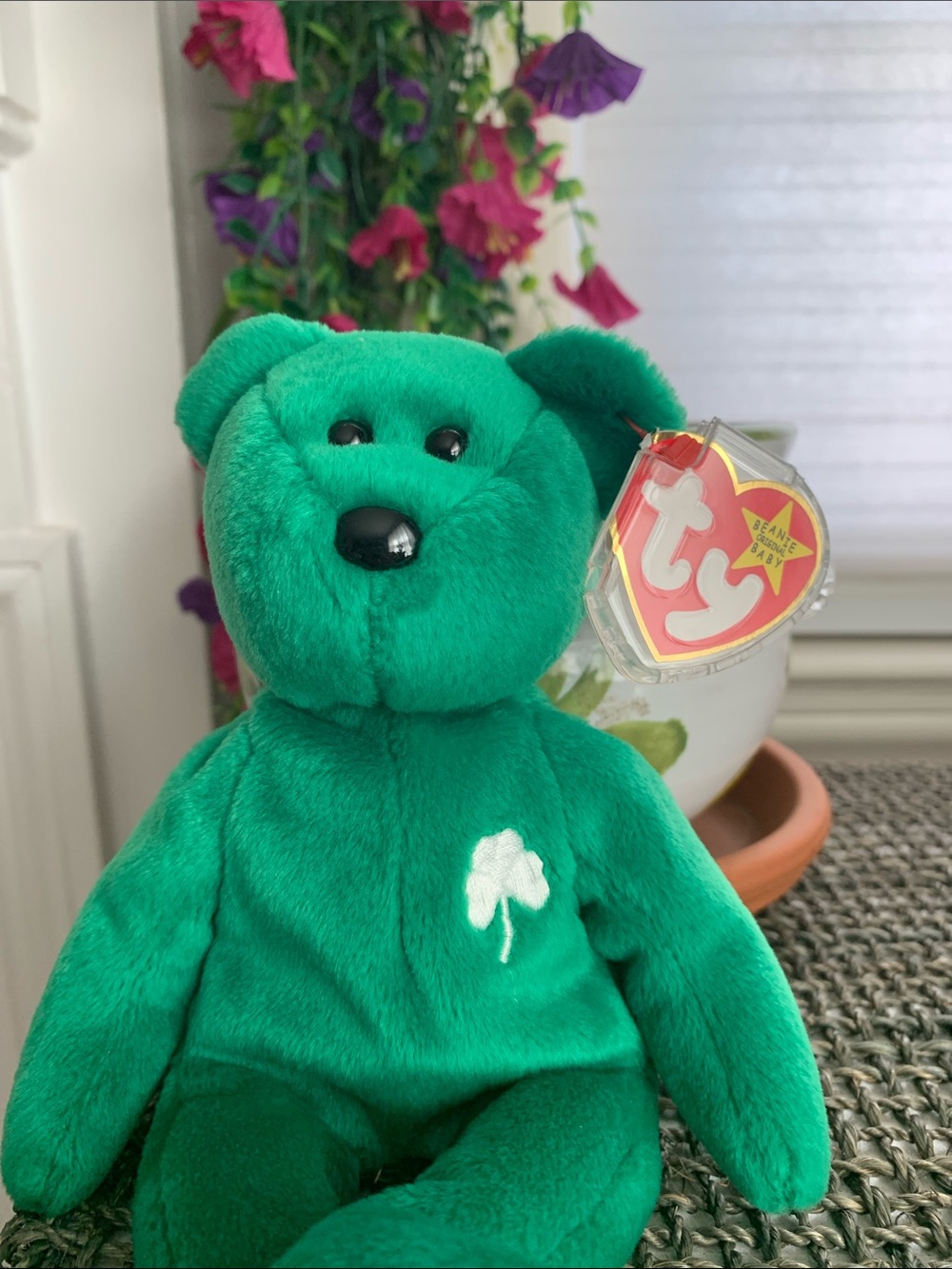 Ty NWT St.Paddy’s “Erin” Green White Shamrock Plush Beanie Baby Bear